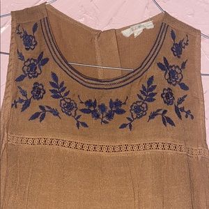 Embroidery tank top